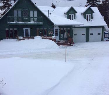 L'Anse-Saint-Jean Ski Chalet | 49 m² Chalet ∙ 2 bedrooms ∙ 6 guests