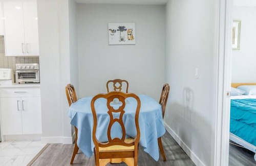Calgary House | 5 Bedroom newly renovated townhouse 2 min from hwy1 and 2 and 10 min from dt.