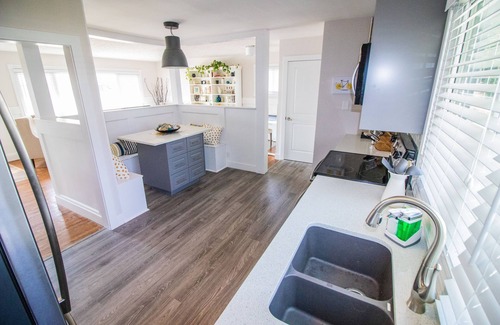 Jasper Place House | 5 mins from WEM - 3 Bedroom Home