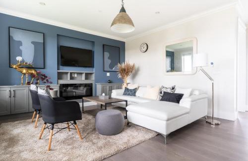 New Westminster Apartment | 5-Star Luxury and comfortable home