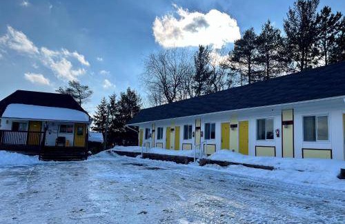 Huntsville Hotel | 51 m² Motel ∙ 2 bedrooms ∙ 4 guests