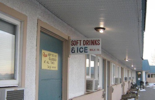 Pincher Creek Hotel | 52 m² Motel ∙ 10 guests