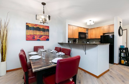Village North House | 54 Glaciers Reach a 2br with hot tub & pool in Whistler Village