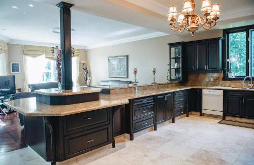 Ottawa Division Bed & Breakfast | 557 m² Bed and breakfast ∙ 4 bedrooms ∙ 14 guests