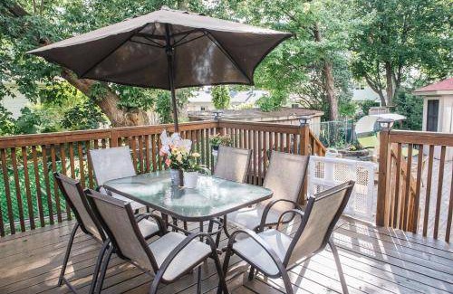 Ottawa Division Bed & Breakfast | 557 m² Bed and breakfast ∙ 4 bedrooms ∙ 14 guests