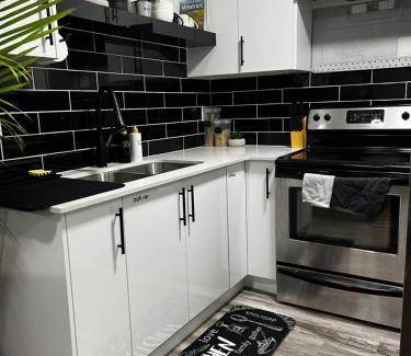 Southwest Edmonton Apartment | 591 m² Apartment ∙ 2 bedrooms ∙ 4 guests