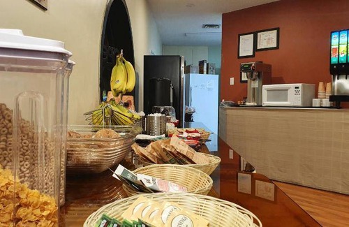 Whitecourt Hotel | 68 m² Motel ∙ 2 bedrooms ∙ 127 guests