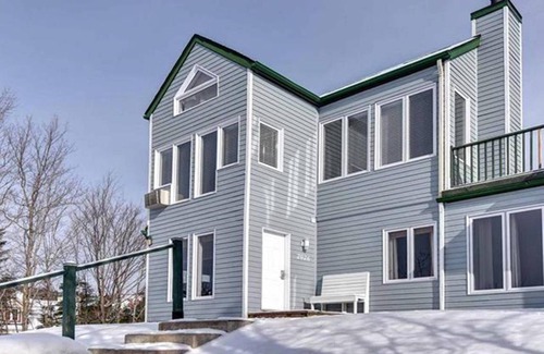 Mont-Tremblant Pedestrian Village Apartment | 70 m² Apartment ∙ 4 guests