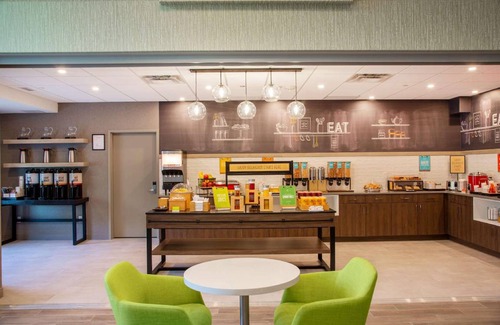 Northwest Edmonton Hotel | 70 m² Hotel ∙ 2 bedrooms ∙ 127 guests