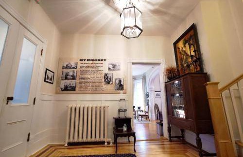 Queens Square Bed & Breakfast | 72 m² Bed and breakfast ∙ 5 guests