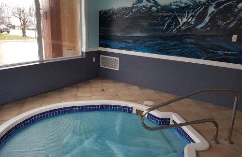 Revelstoke Hotel | 74 m² Motel ∙ 2 bedrooms ∙ 9 guests