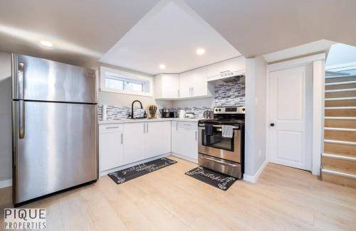 Northeast Edmonton Apartment | 750 m² Apartment ∙ 1 bedroom ∙ 4 guests