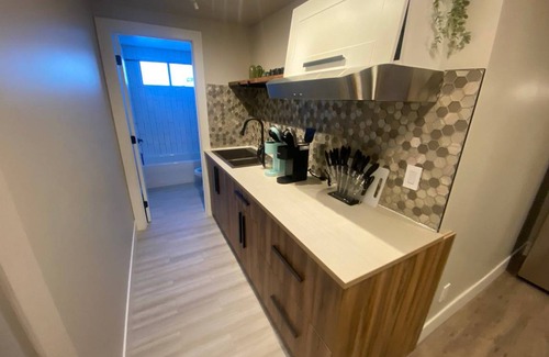 Southwest Edmonton Resort | 750 m² Private room ∙ 2 bedrooms ∙ 4 guests
