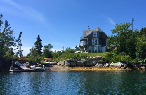 Halifax County Apartment | 77 m² Apartment ∙ 2 bedrooms ∙ 7 guests