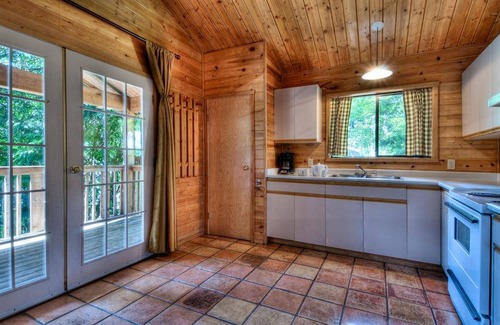 Heriot Bay House | 77 m² Motel ∙ 2 guests