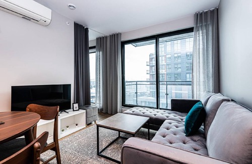 Griffintown Apartment | 79 m² Serviced apartment ∙ 5 guests