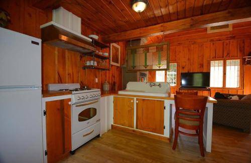 Sainte-Adele Ski Chalet | 80 m² Chalet ∙ 1 bedroom ∙ 2 guests