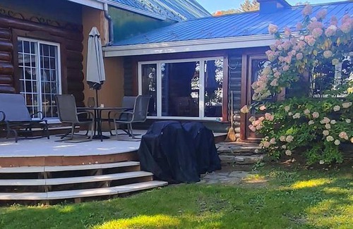 Grenville-sur-la-Rouge Ski Chalet | 8500 m² Chalet ∙ 5 bedrooms ∙ 19 guests