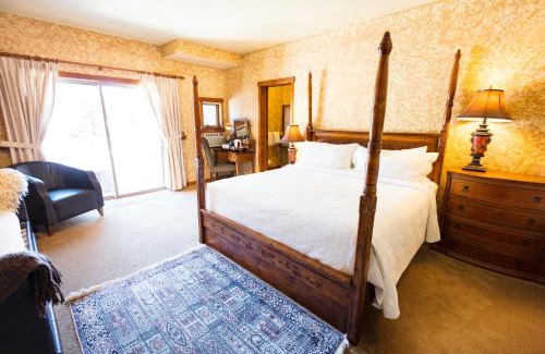 Eagle Terrace Hotel | A Bear and Bison Country Inn