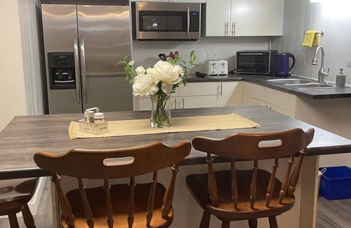 Leduc House | A Touch of Country Guest Suite - 2 Bedroom - Close to the airport!