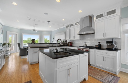 Gallatin House | Above Nashville Lakeside Oasis I Lakefront | Pool&Spa | Game Room I Services