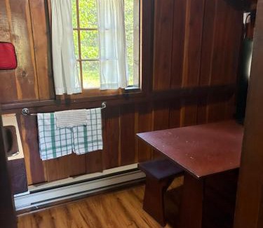 East Kootenay Cabin | Addison's Bungalows