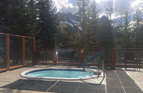 Canmore Condo | Adorable mountain studio