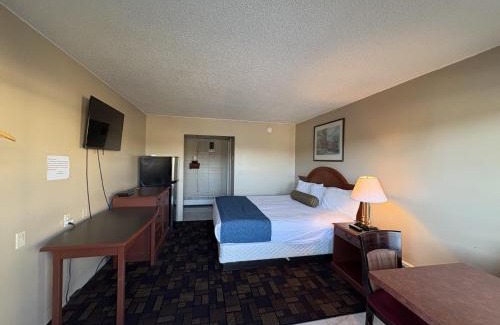 Fox Creek Hotel | Alaskan Motel