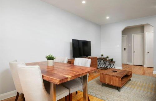 Cote-Des-Neiges—Notre-Dame-De-Grace Apartment | Amazing 2BR on Walkley