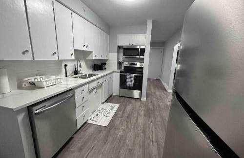 Highland Park Apartment | Apartment ∙ 2 bedrooms ∙ 4 guests