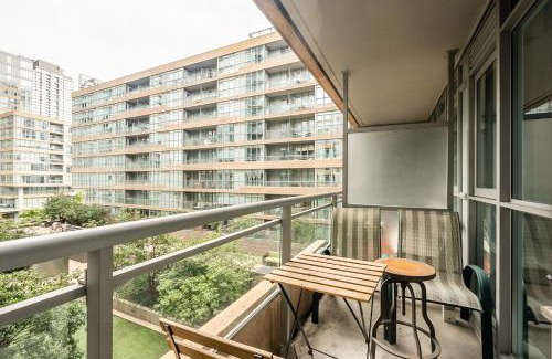 CityPlace Apartment | Aquamarine 2bd 2bath Condo with Balcony in DT