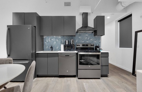 Downtown Montreal Apartment | Bakan - Loft 6Guests Perfect Location Downtown