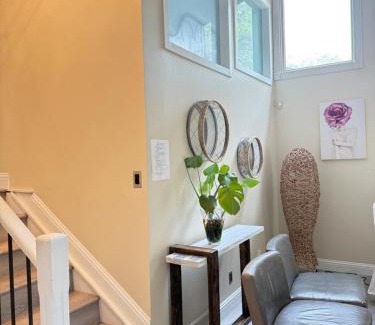Ranchlands House | Banff mountain House&30 second Bus station Close C-Train& Free Parking