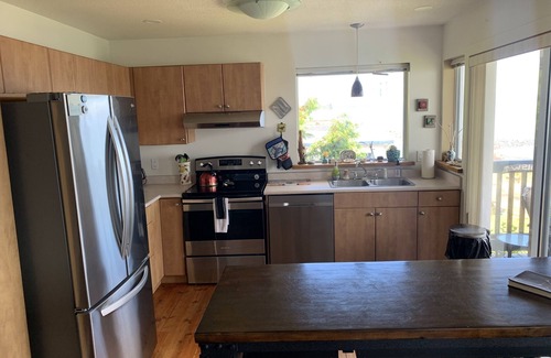 Campbell River House | Beach front Duplex on Stories beach near Campbell River