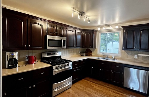 Marion Bridge House | Beachfront home directly on the Mira River