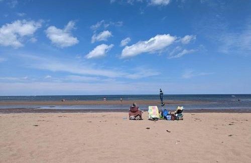 Cap-Pele Ski Chalet | Beachside Cottage w/beach access - Aboiteau Beach