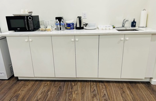 Edmonton House | Beautiful 1 bedroom basement suite with free wifi and Amazon prime
