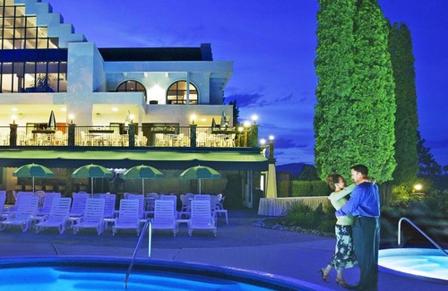 Central Okanagan Apartment | Beautiful 1 bedroom unit at resort, sleeps 4