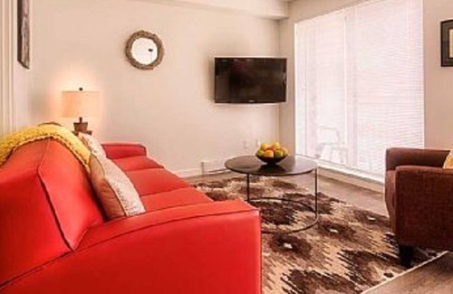 Downtown Victoria Apartment | Beautiful 5 Star Home minutes from City Centre, Vancouver Island Apartment 1003
