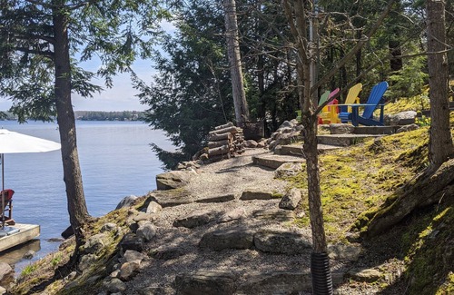 Bala Cottage | Beautiful Log Cottage & Boat House on Lake Muskoka "Tall Trees"