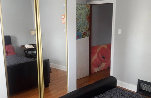 Niagara Falls House | Beautiful semi on Lundys Lane