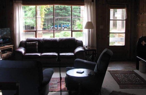 Stanhope Ski Chalet | Beautiful, spacious summer cottage by the beach