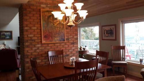Lakeview Heights Bed & Breakfast | Bed and breakfast ∙ 2 guests