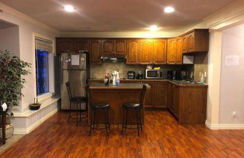 Northwest Calgary Bed & Breakfast | Bed and breakfast ∙ 2 guests