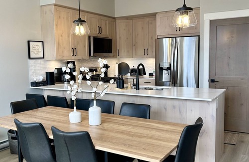 Sun Peaks Condo | Best Alpine Views in SP + Quality Luxury Furnishing + EV+ Steps out Ski + All Season Family Fun