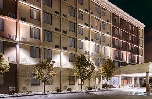 Northeast Mississauga Hotel | Best Western Plus Toronto Airport Hotel