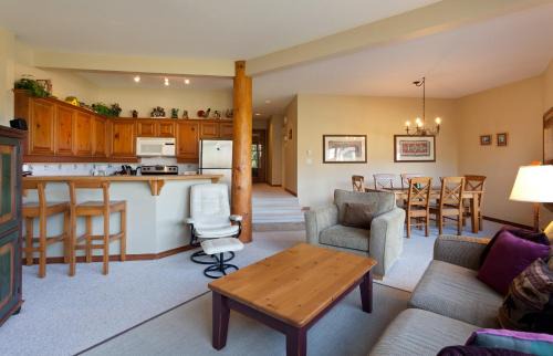 Blackcomb Apartment | Blackcomb Greens by Whistler Premier