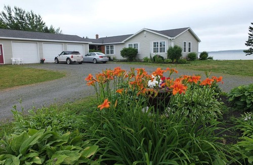 Vernon Bridge House | Bluewaters Retreat