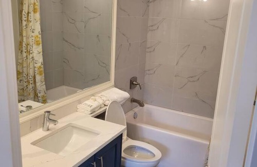 North Cowichan Villa | Brand new luxury 1 bedroom and 1 sofa bed townhouse