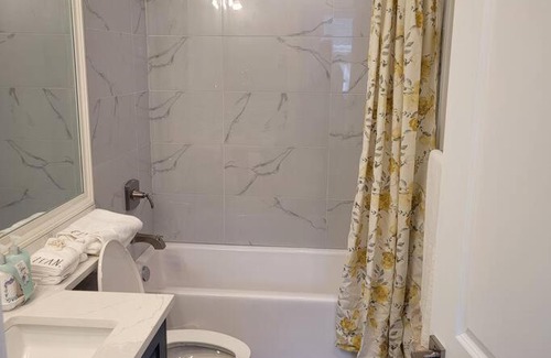 North Cowichan Villa | Brand new luxury 1 bedroom and 1 sofa bed townhouse